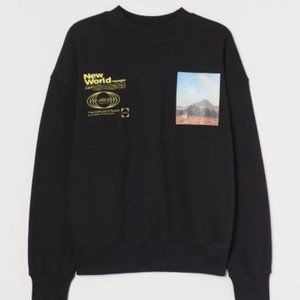 H&M Divided Graphic Black Sweatshirt size XL